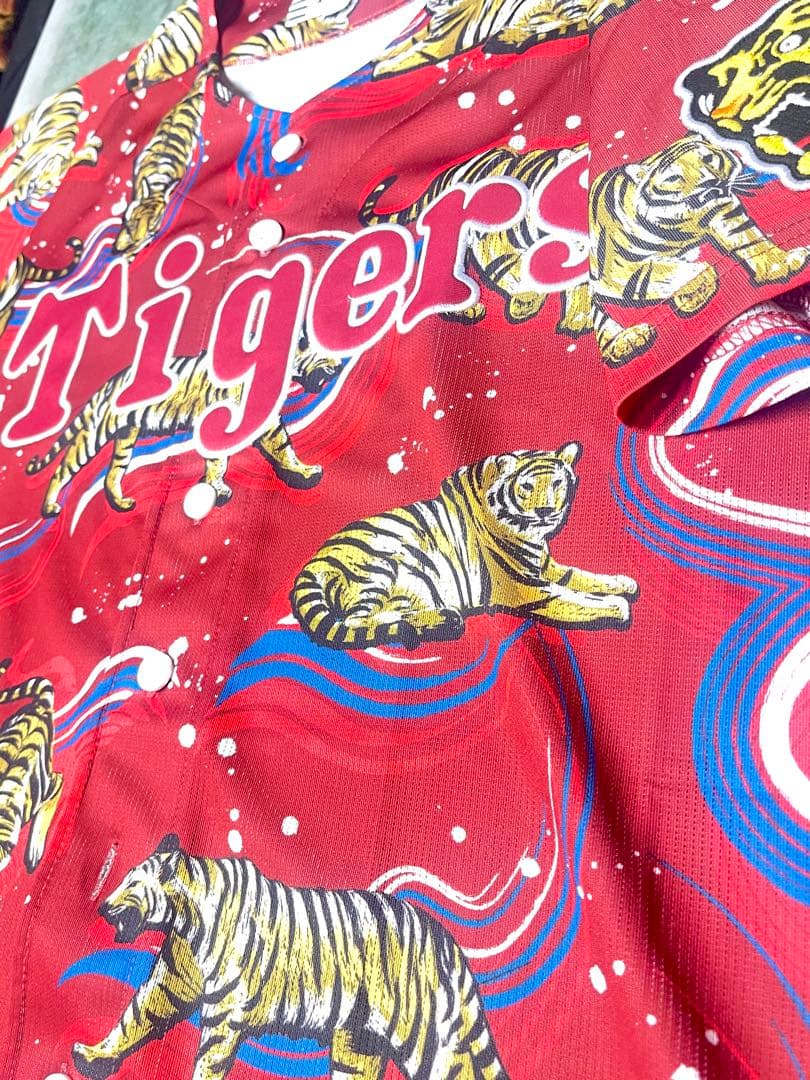 新品未使用 阪神タイガース 2024 デザインユニフォーム 波と虎 サイズ S