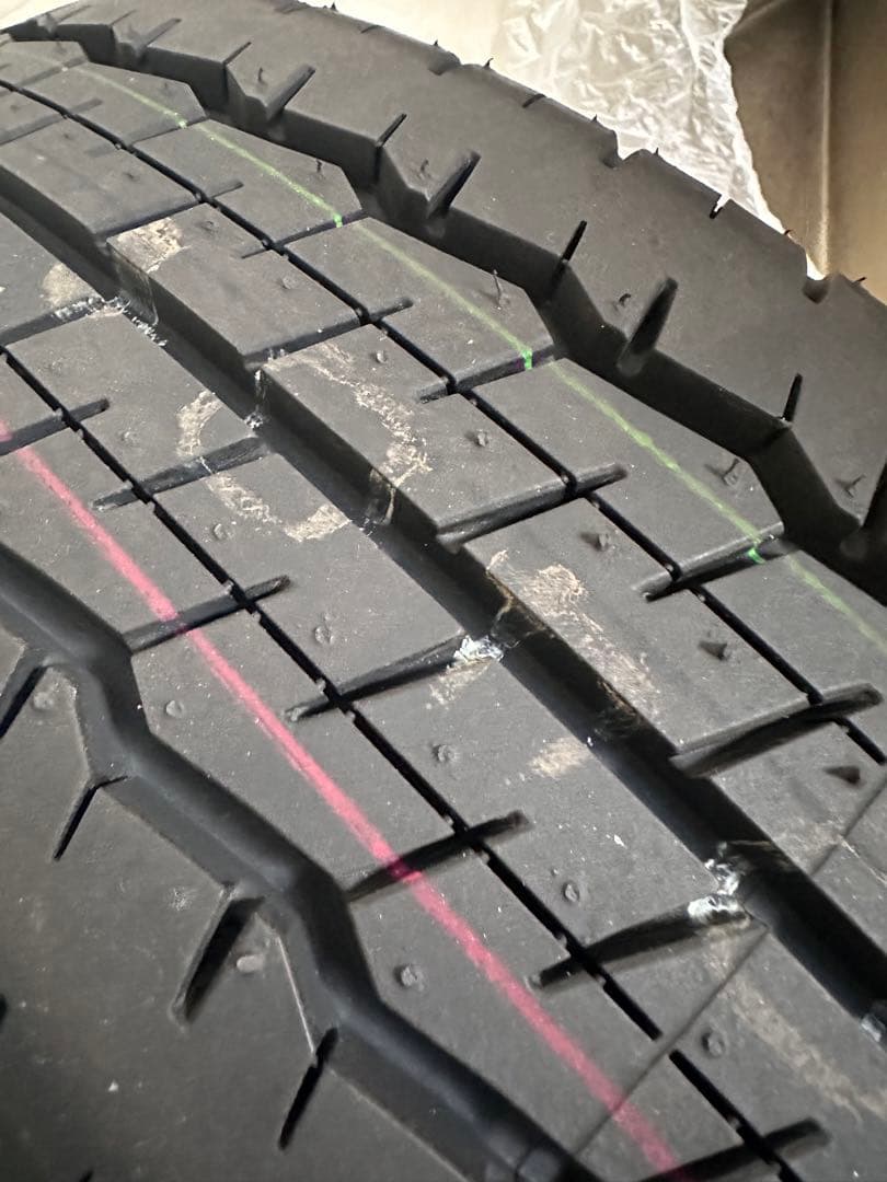 ハイエース 純正 タイヤ・ホイールセット