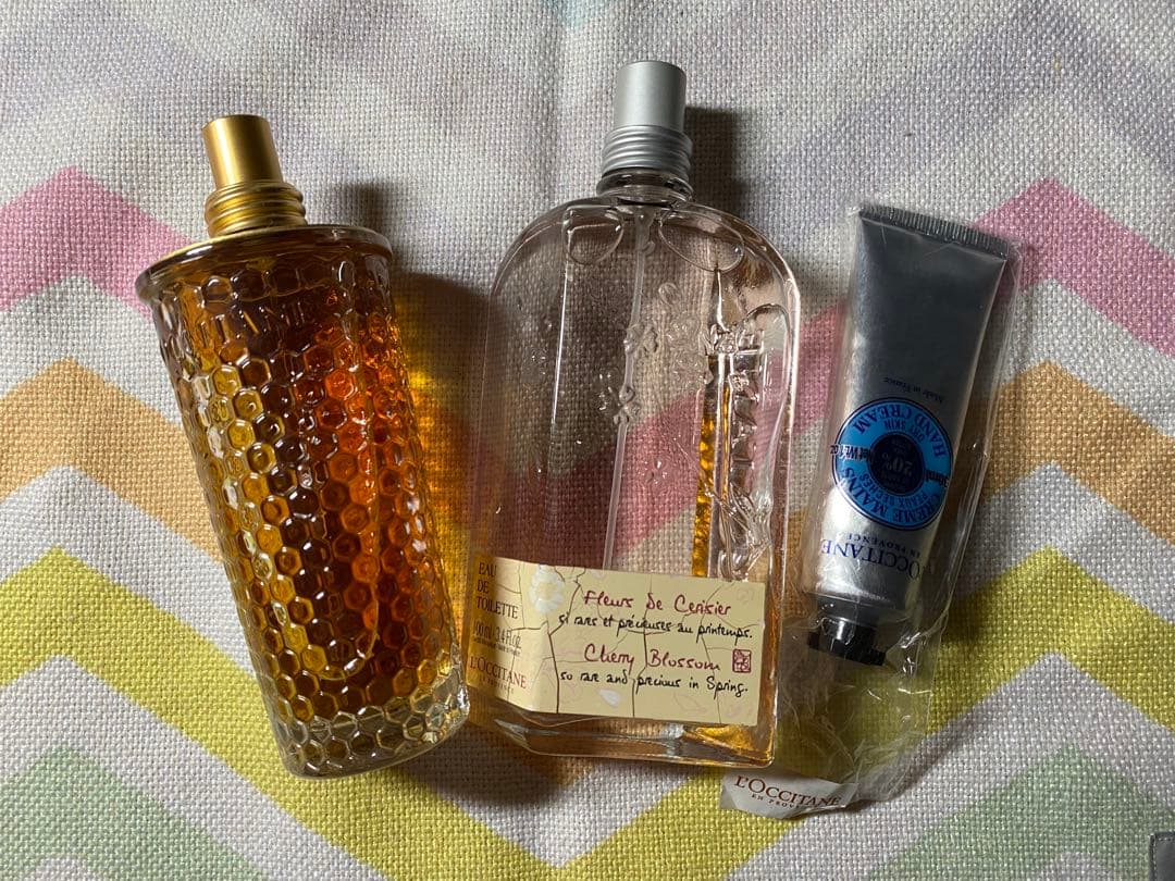 ロクシタン の香水とハンドクリームセット