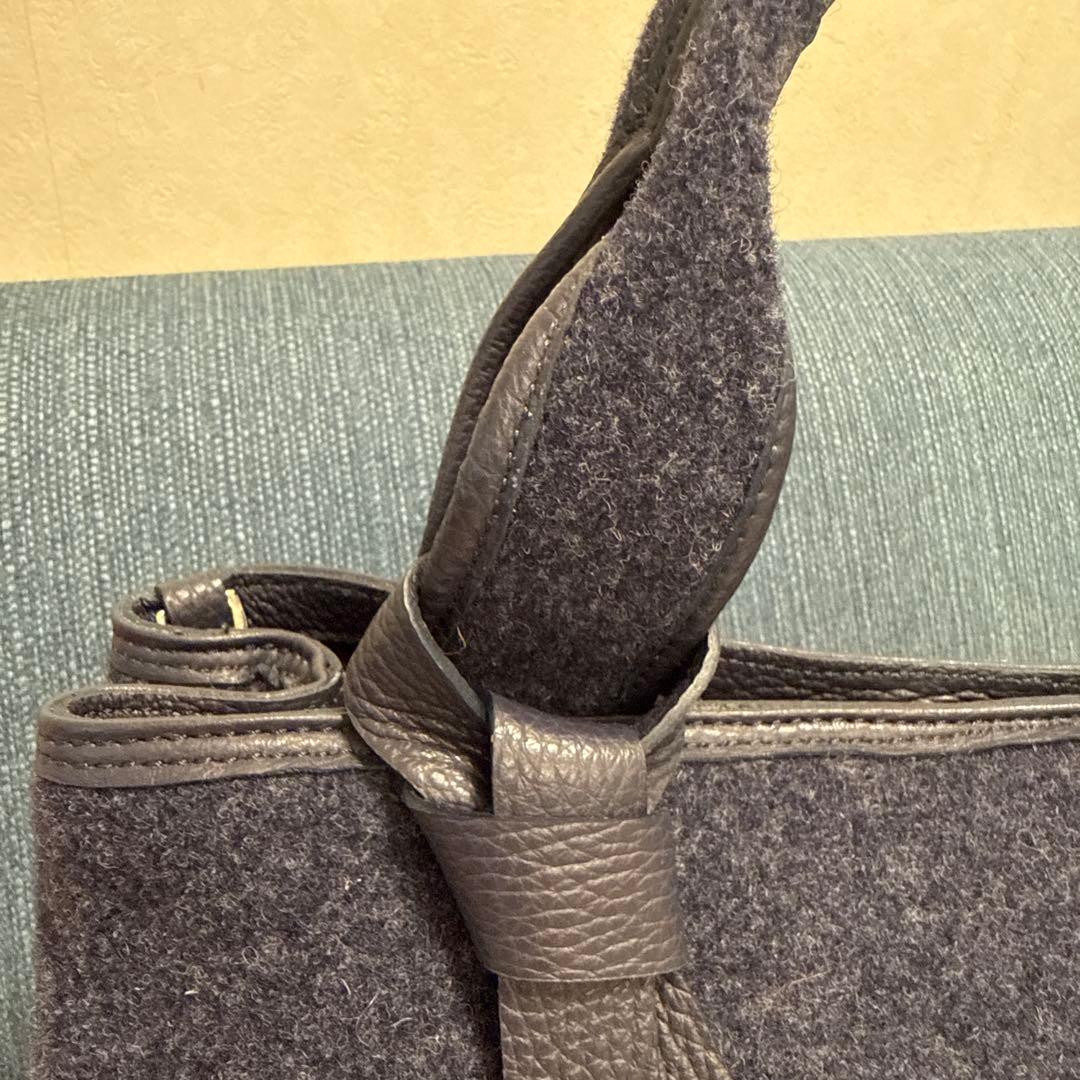 【新品・未使用】マドモアゼルノンノン　イタリア製秋冬ツーウェイバッグ　ネイビー