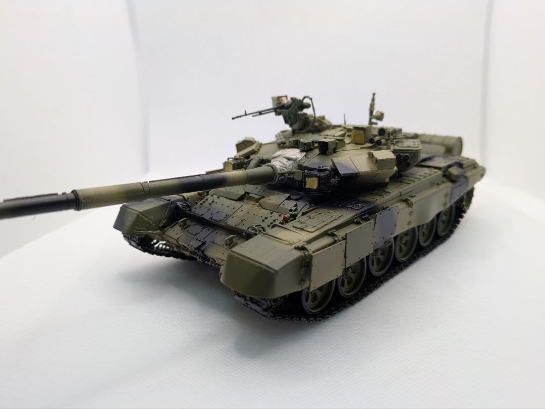 塗装済完成品　モンモデル 1/35 ロシア 主力戦車 T-90A