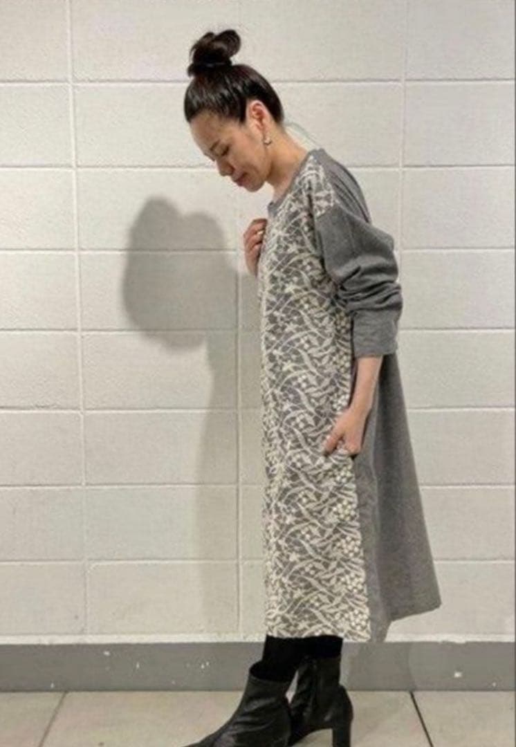 一度のみ試着　美品　ビアズリー フロント刺繍ワンピース