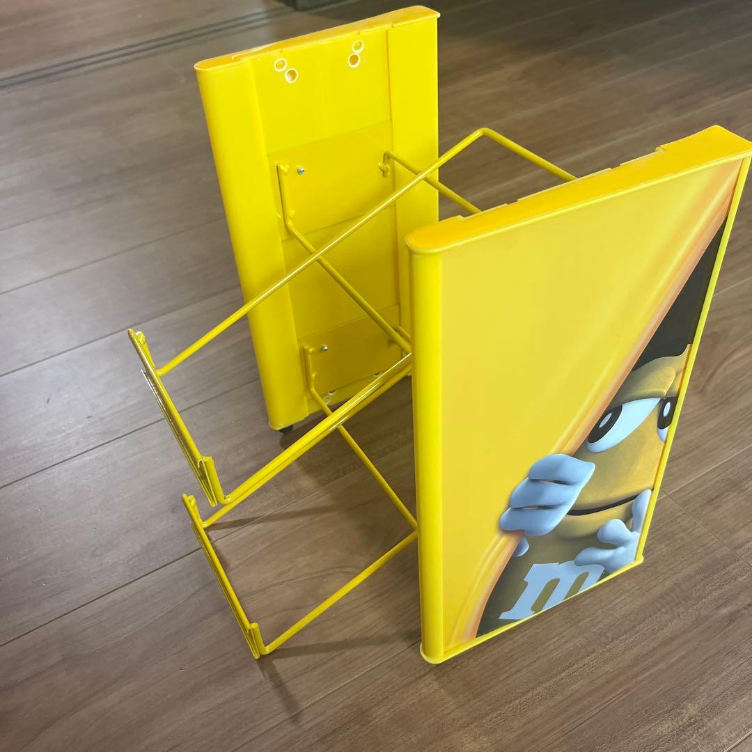 エムアンドエムズ　ラック　ディスプレイ