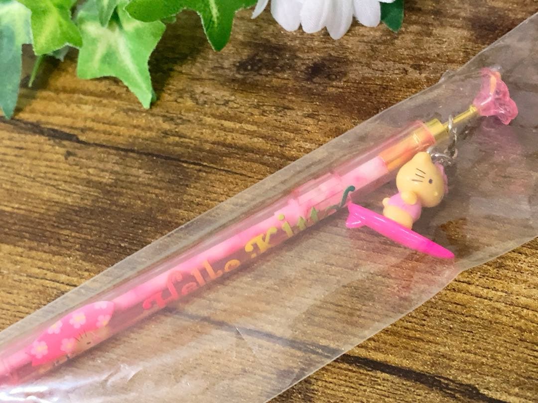 d*9様 【訳あり】ハローキティ 日焼けキティ サーフィン ビキニ　ボールペン