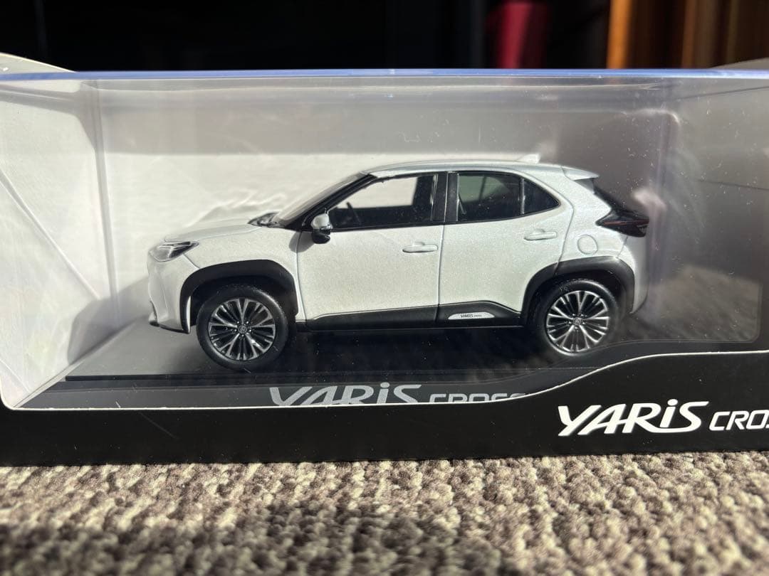 Yaris Cross ヤリスクロス　1/30 非売品　ミニカー