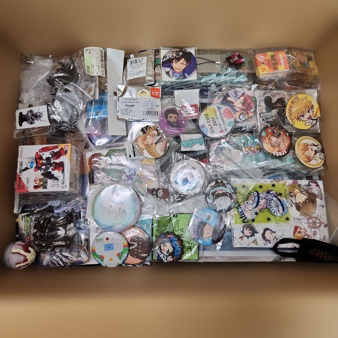 ノンジャンル　アニメグッズ　まとめ売り 550個程度