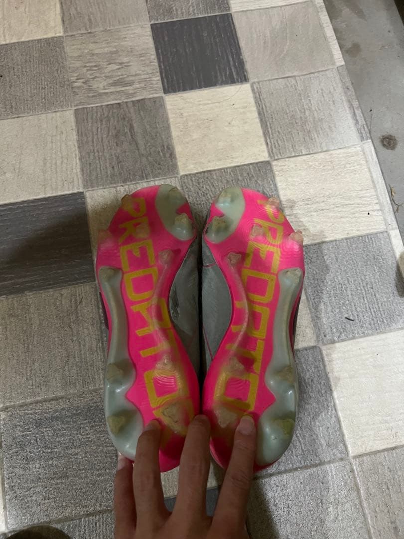 アディダスサッカースパイク3つ 袋 レガース シューズケース セット