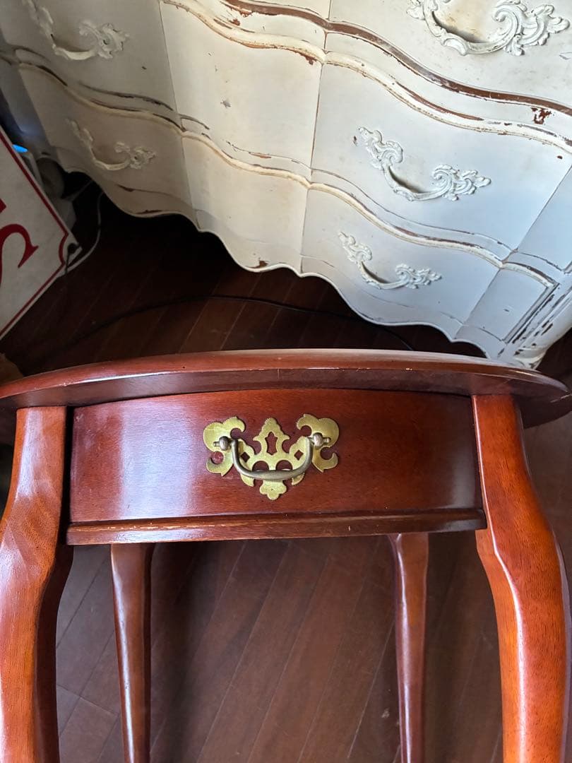 leonoahです　家具　丸　コーヒー　センター　ソファー　テーブル　猫脚