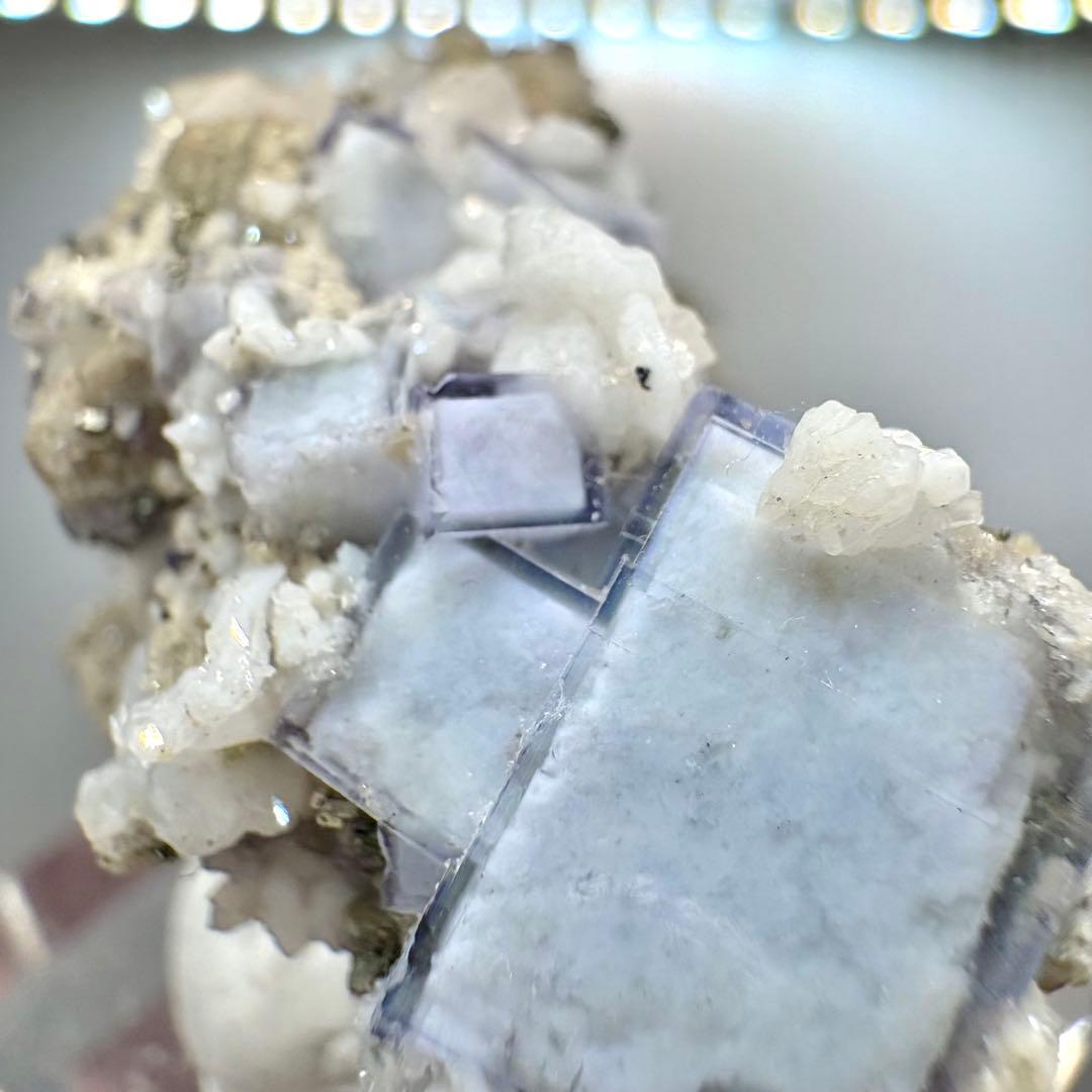 600 中国 ヤオガンシャン産　ポーセリンフローライト