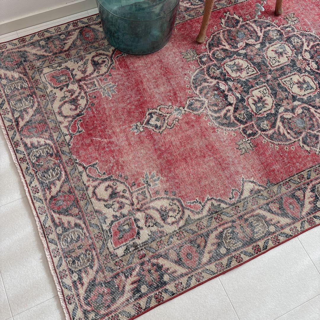 トルコ　ヴィンテージラグ　赤　ネイビー　メダリオン