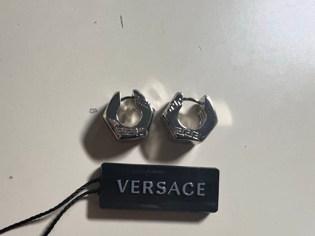 1/5までさゆ。様　新品未使用　VERSACE ヒョンジン着用　ピアス