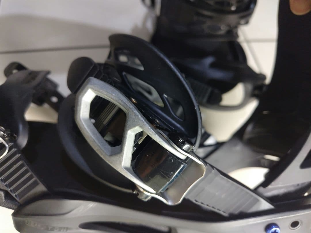 BURTON　CARTEL X メンズ用スノーボードビンディング Sサイズ