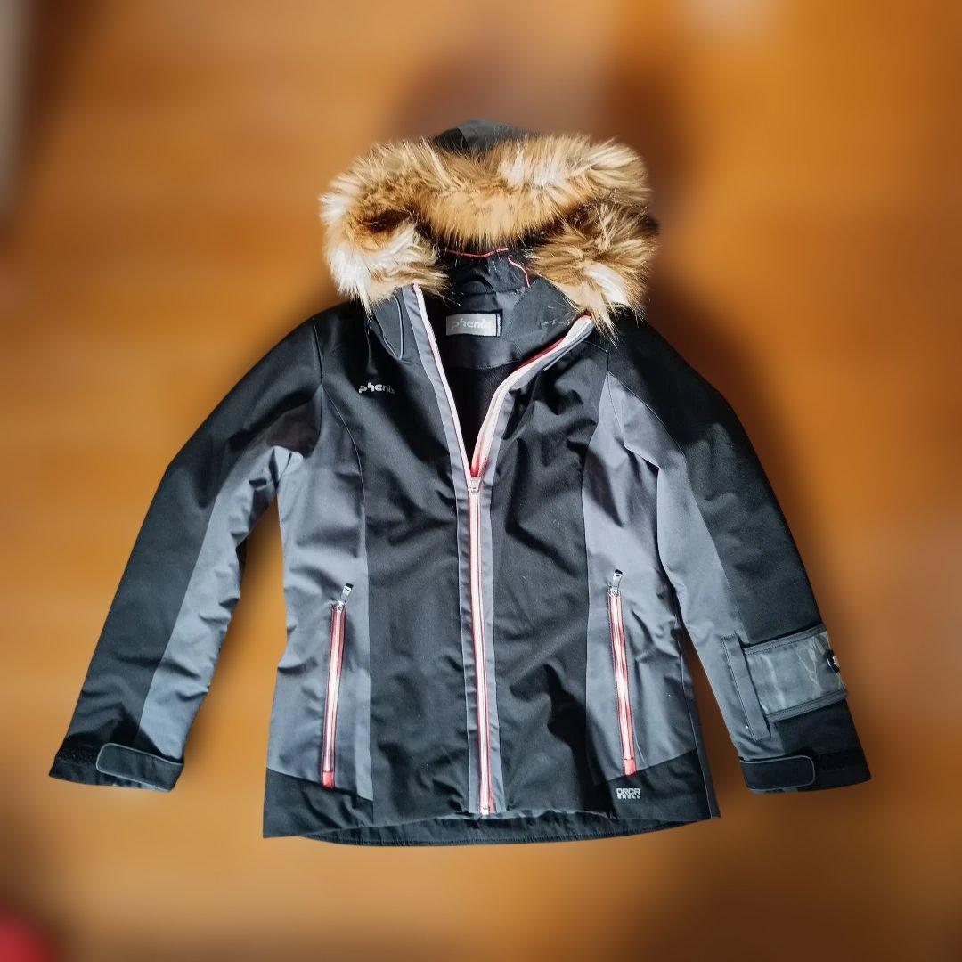 PHENIX　フェニックス　スキーウェア　上下セットサイズ　M　女性