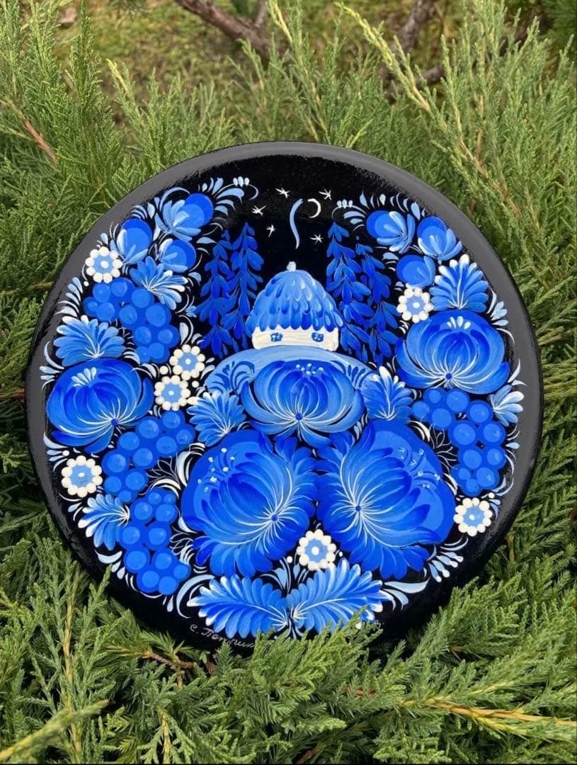 木製ペトリキウカ塗りのプレート（ヴァレンティナ・ホロべッツ）製　花柄