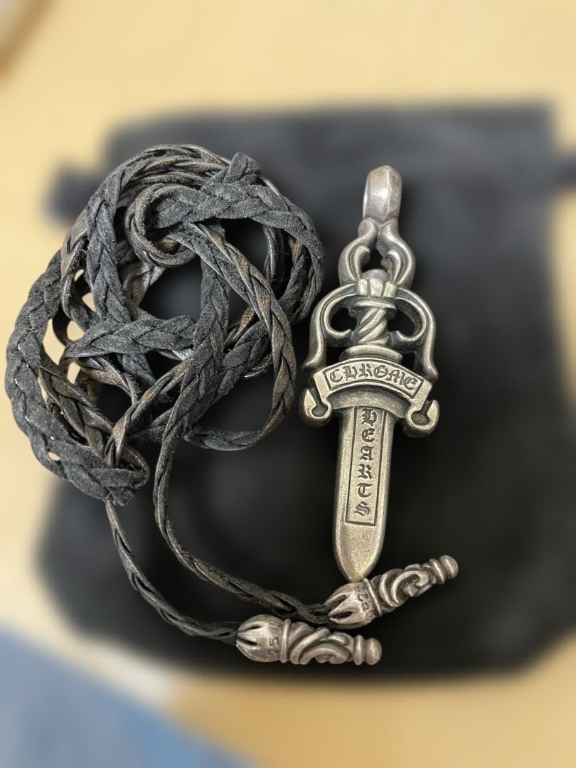 シルバー剣型ペンダント