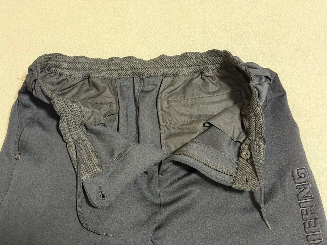 ま*つ様 【美品】ブリーフィング：3Dロゴ スリムパンツ／ブラック