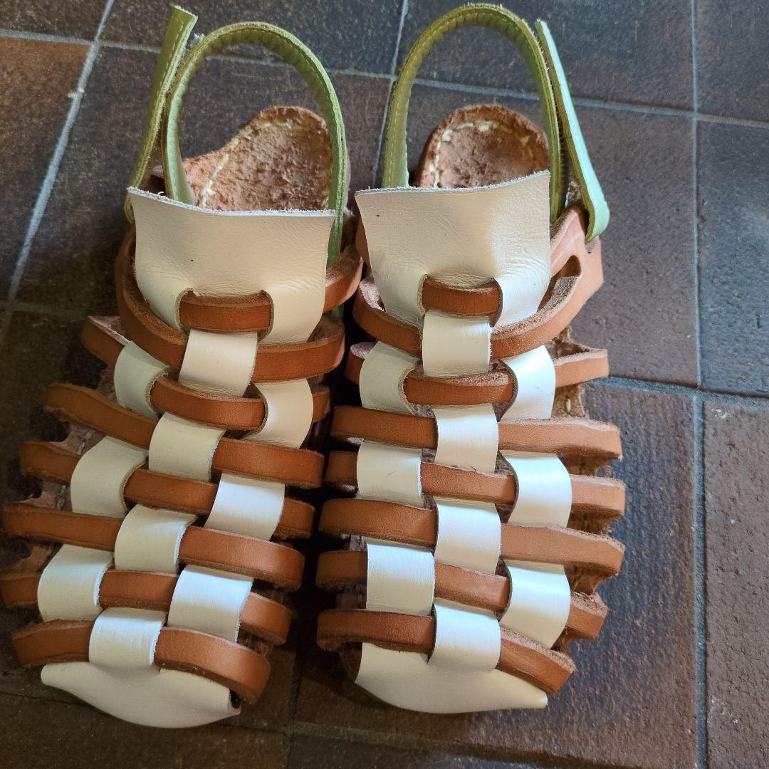 はなまめ曽田耕さんの皮のサンダル