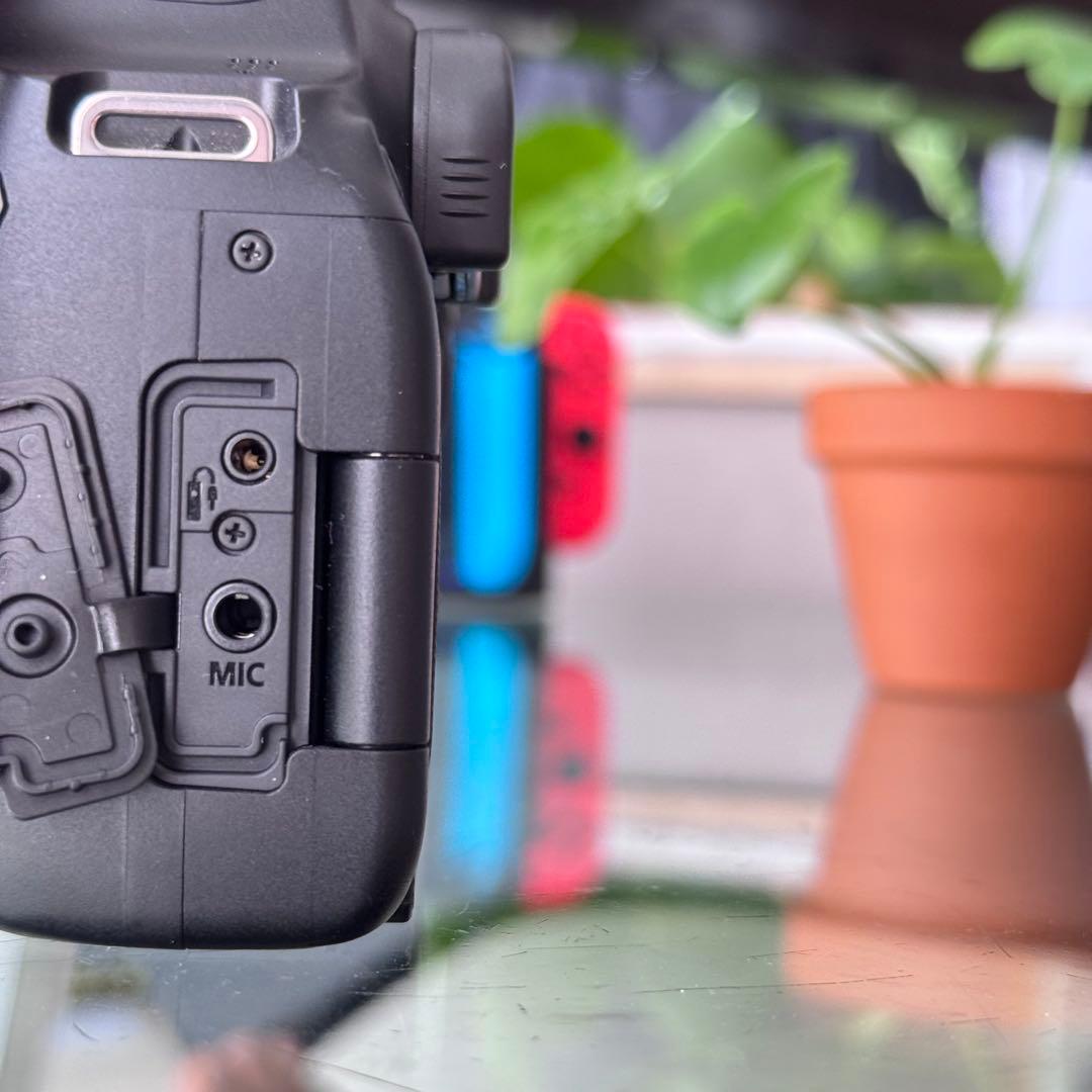 【格安・早い者勝ち】Canon EOS Kiss X10 デジタル一眼レフカメラ