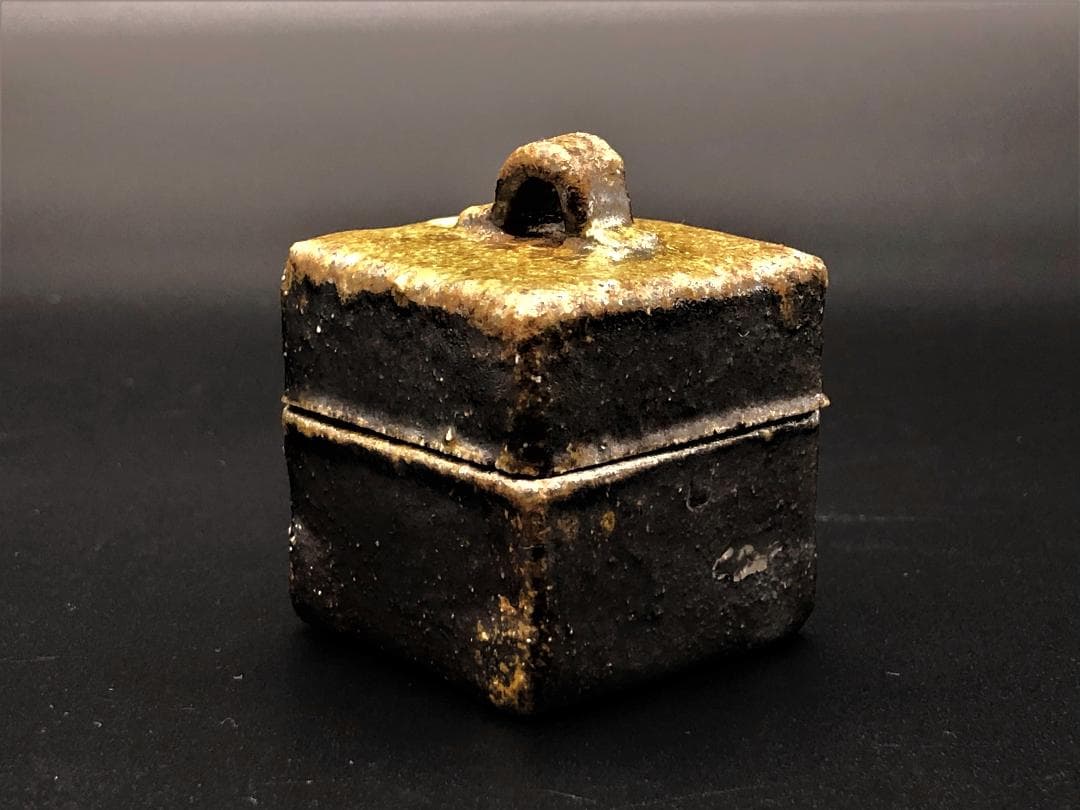 【 織部・瀬戸 合子/香合 】　蓋裏銘　蔵出骨董