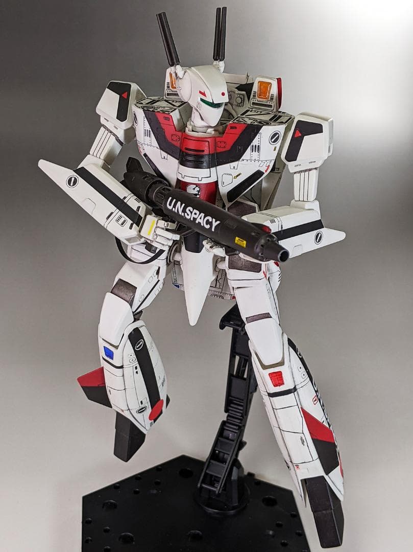 プラモデル　ハセガワ　1/72 VF-1S バトロイドバルキリー　組立塗装済