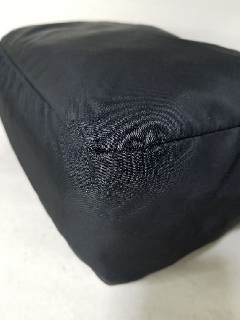 プラダ テスート ブラックナイロン ハンドバッグ/トートバッグ、レディース、