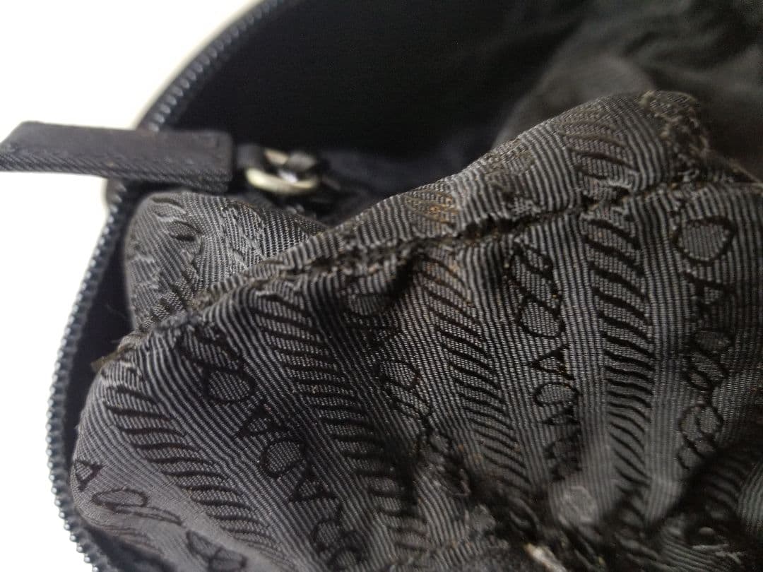 プラダ テスート ブラックナイロン ハンドバッグ/トートバッグ、レディース、