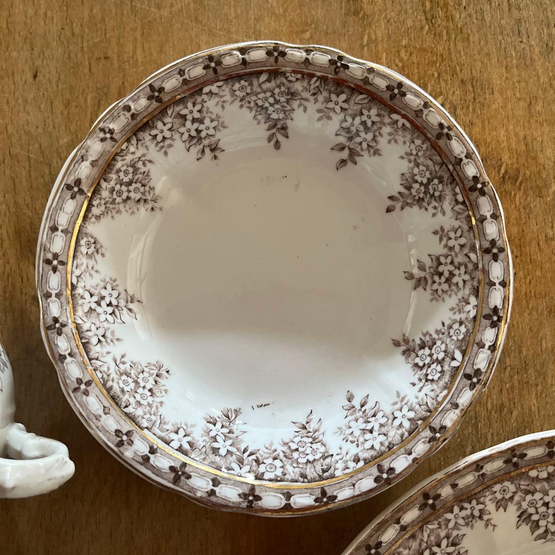 アンティーク　お花模様　カップ&ソーサー、ボウル、プレート4点セット