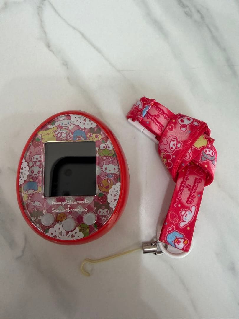 たまごっち サンリオキャラクター 赤