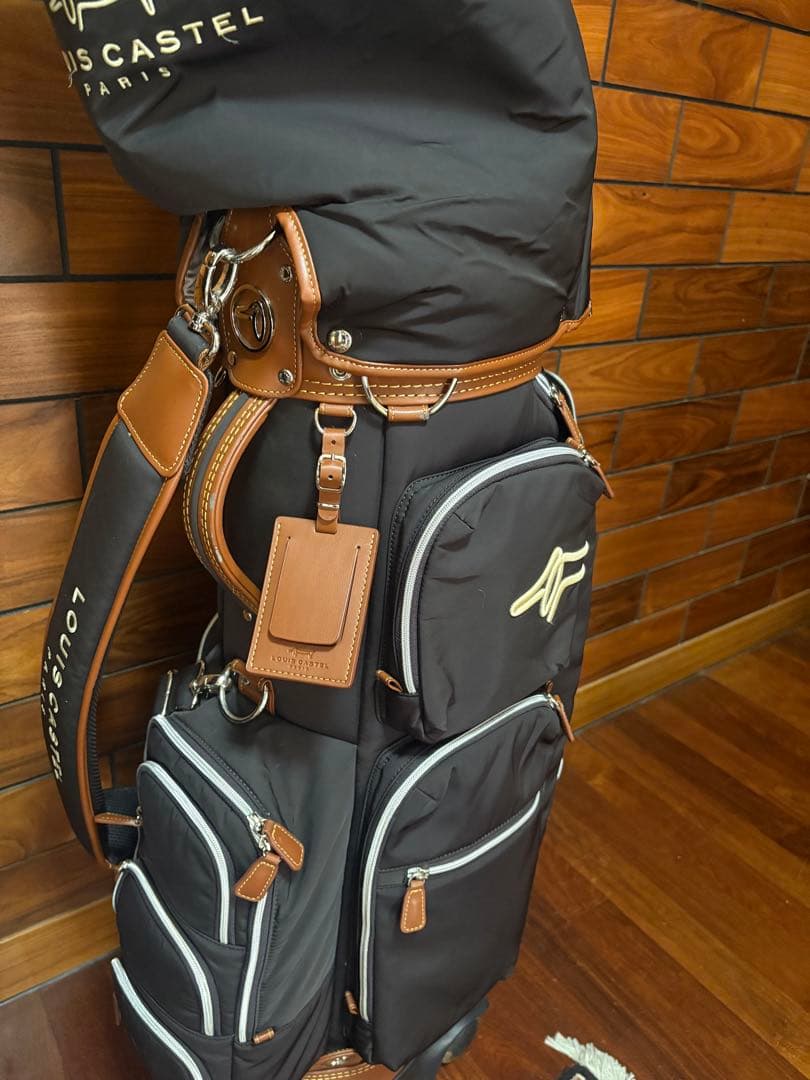 「LOUIS CASTEL」は韓国のNo1ゴルフウェアブランドです