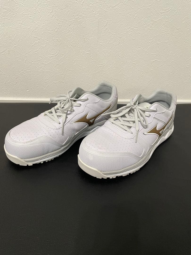 Mizuno 安全靴 ホワイト/ゴールド　HW11Ｌ