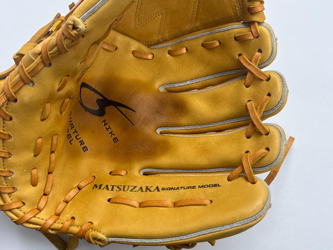 NIKE 一般軟式投手用グローブ 松坂大輔 限定モデル 右投げ用 当時物 即戦力