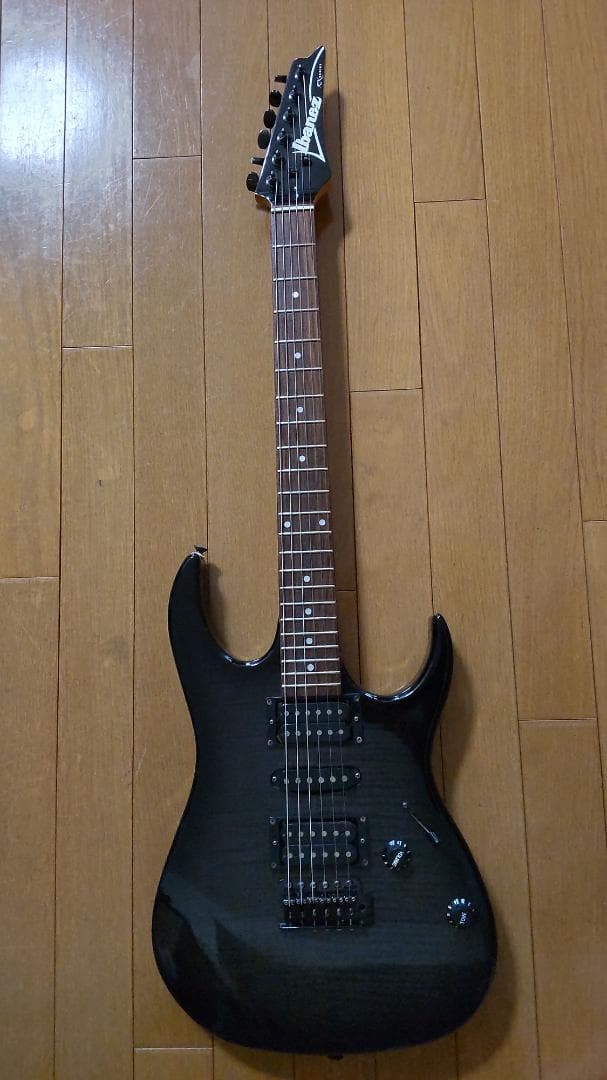 IBANEZアイバニーズ　RX180B　ブラックメイプルトップ　ギター