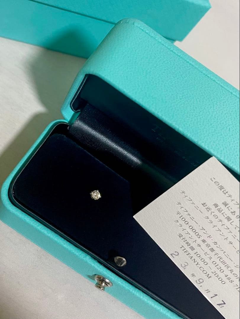 Tiffany & Co. ソリティア ダイヤモンド ピアス (片方のみ)