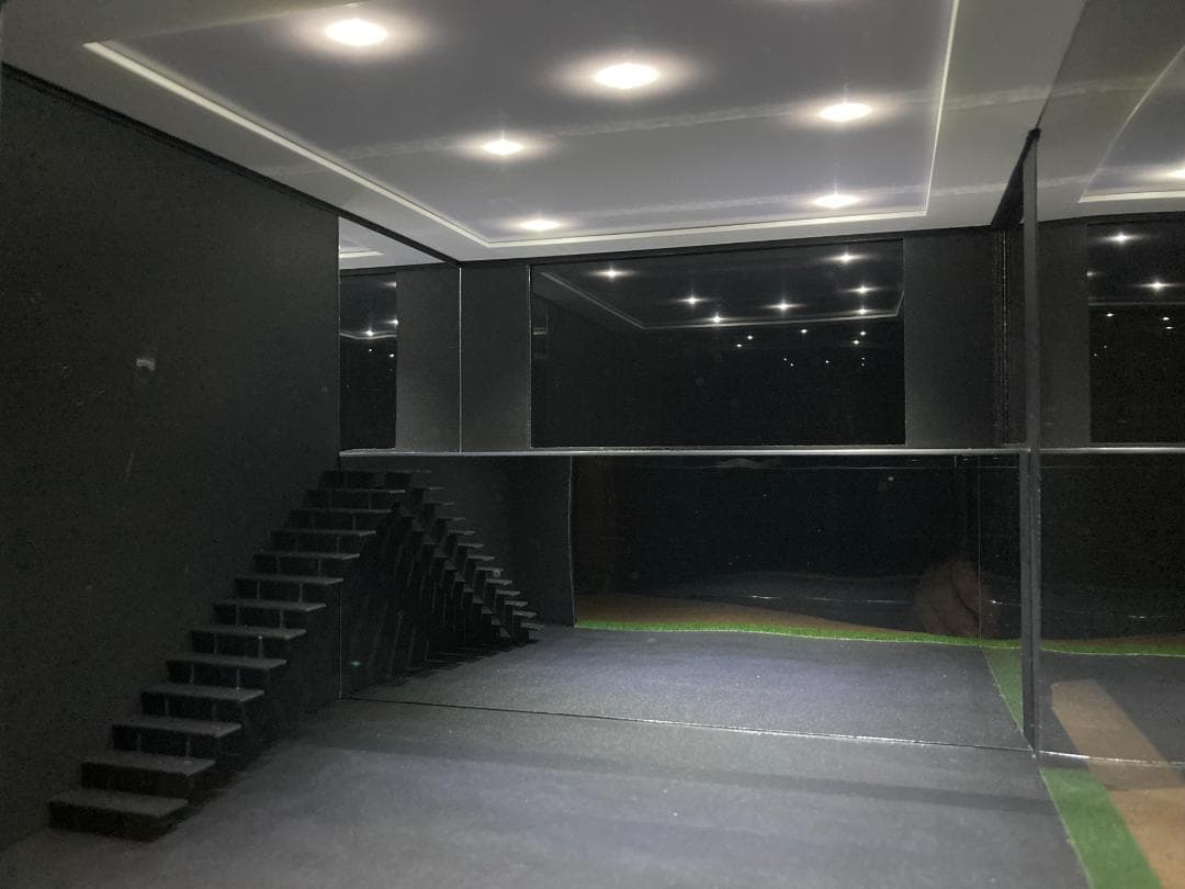 モデルカー用ジオラマ：1/24 ショールーム＆ガレージⅣ／希少モデル！