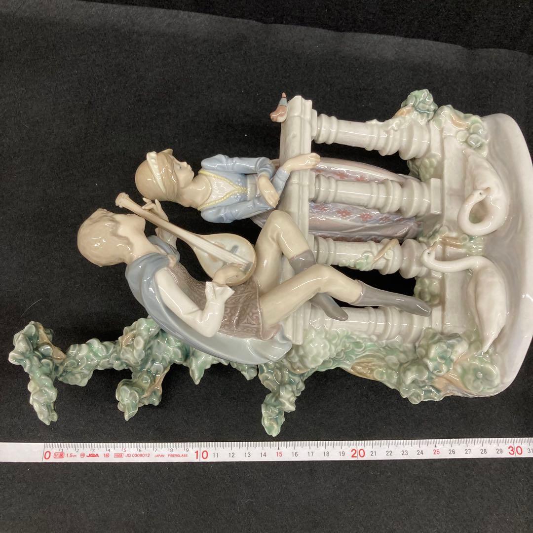 リヤドロ　セレナーデ　フィギュリン　陶器人形⭐︎