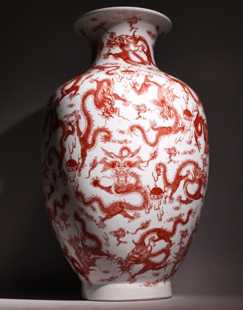 BK217　中国古玩　大清乾隆年製 銘　紅釉郡龍文様　花瓶　飾壷　壺　高40㎝