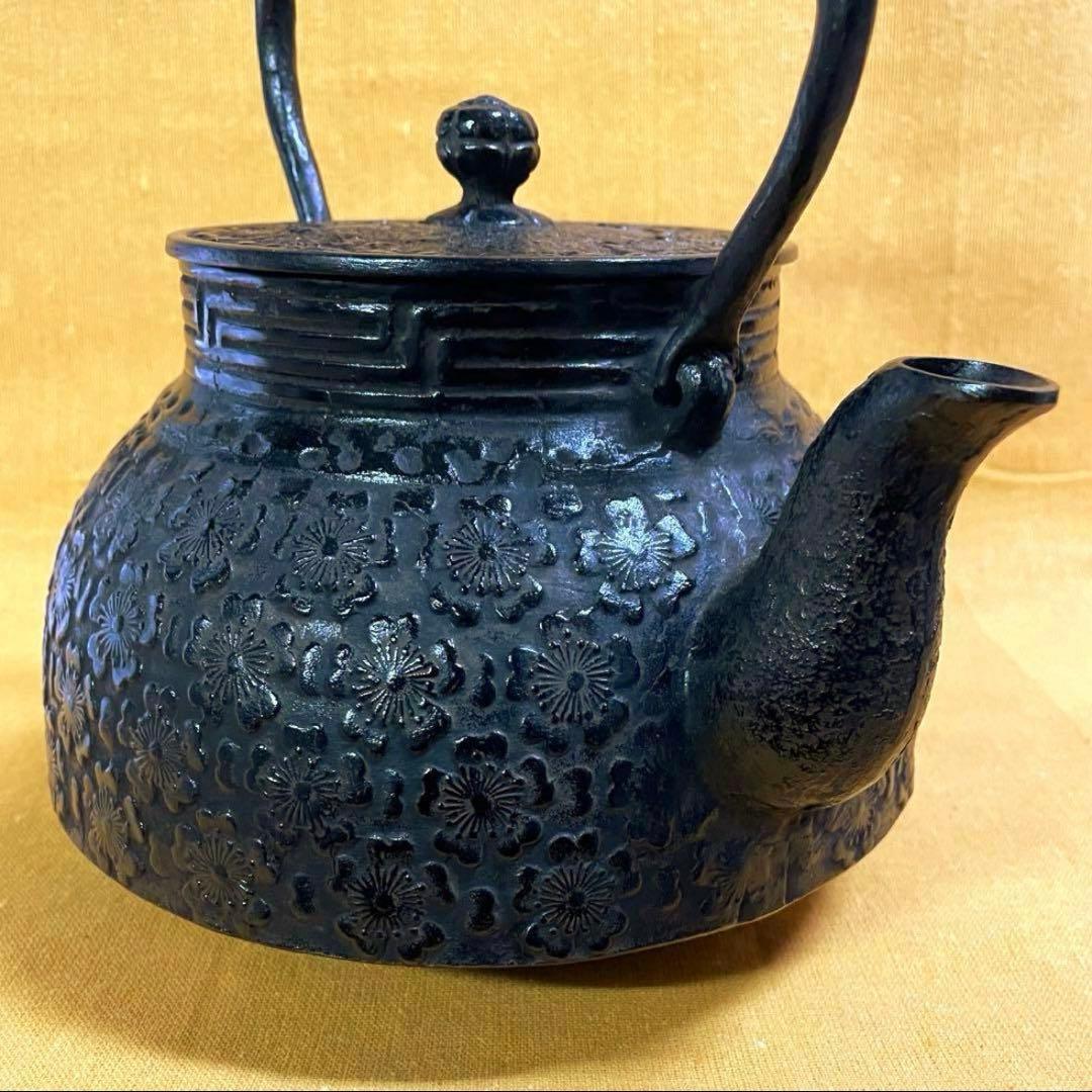 C*i様 早い者勝ち‼️名器 岩鋳 大きい 鉄瓶 満水2.8ℓ お茶 囲炉裏 南