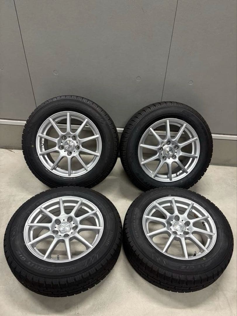 イボ付きプリウス60系pcd114 スタッドレス　2023年31週製