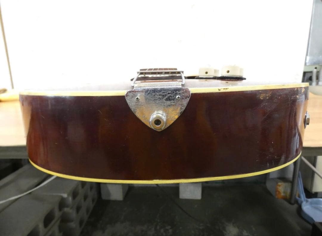 テスコ　セミホロウ　エレキギター