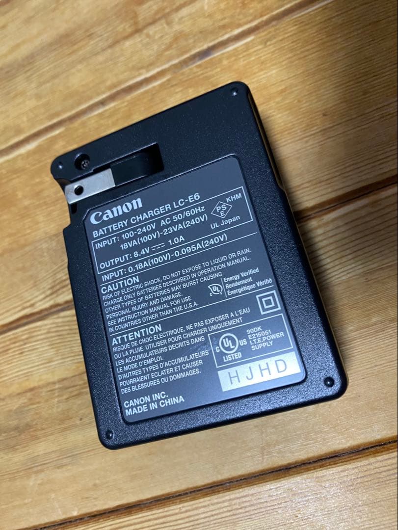 【美品】CanonEOS80D EF-S18-135 IS USM レンズキット