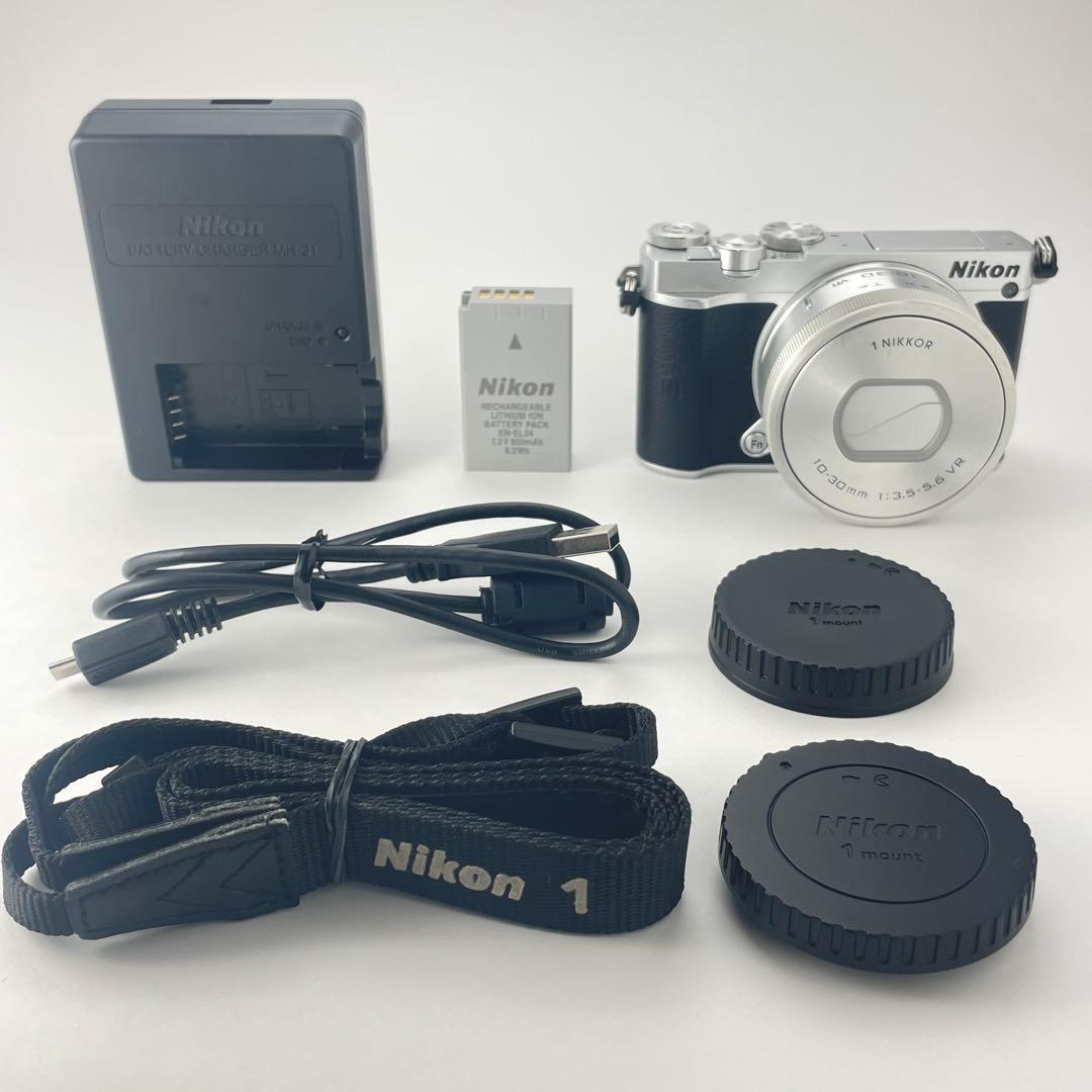 【極上美品・返品保証】Nikon1 J5 標準レンズキット