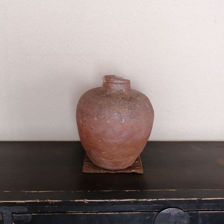 №82　古信楽の壺　特有の柔らかい土肌。　信楽　壺
