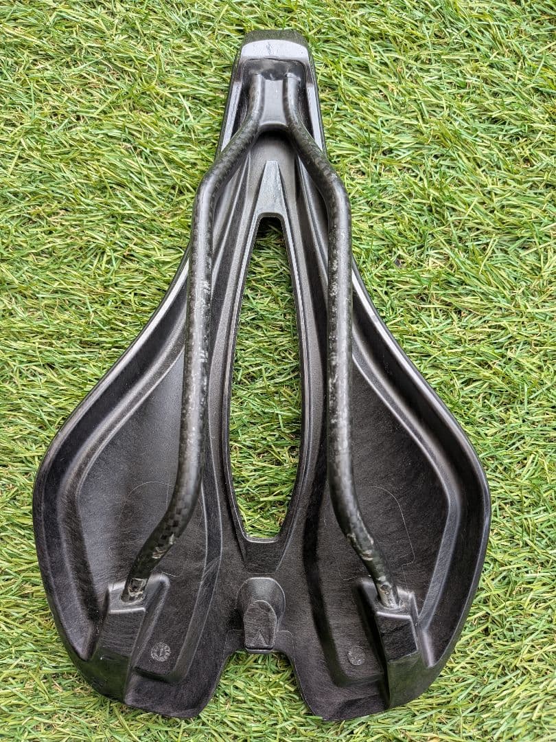 giant fleet slrカーボンサドル