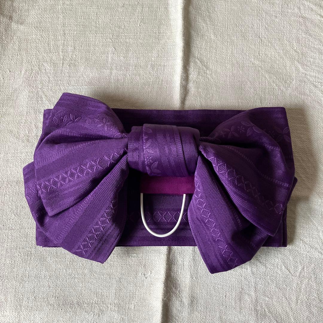 未使用　マルイ浴衣・帯.インナー3セット 肌映えの生成色に紫の蝶と花柄　Mサイズ