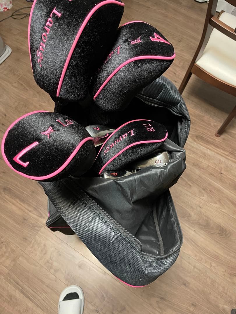 Larouge ゴルフバッグ・アイアンセット付き