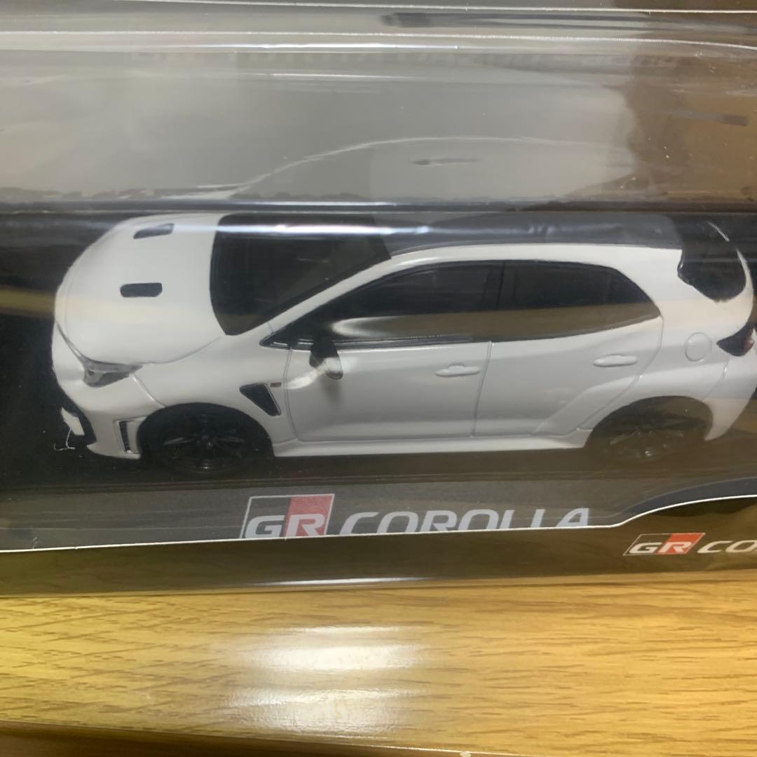 1/30新品未開封GRカローラカラーサンプルミニカープラチナホワイトパールマイカ