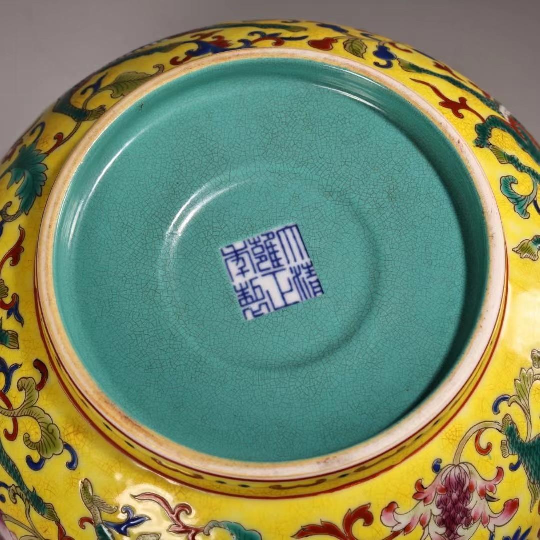 中国古美術・珍品旧蔵・七宝彩と粉彩磁器の碗・純手描き・箱付・置物・文房具・観賞皿