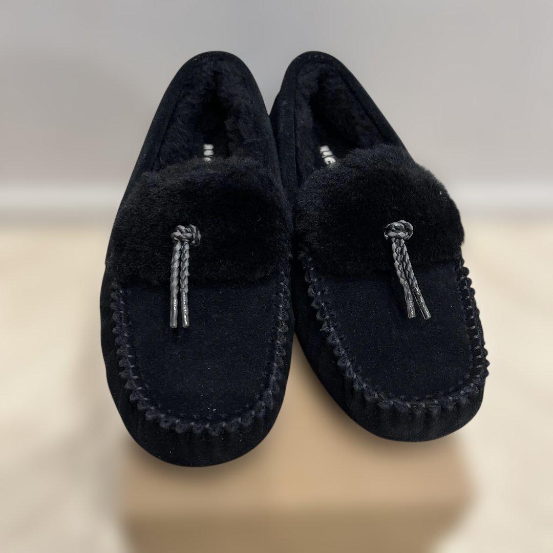 新品未使用品UGG Dakota Shearling Braid