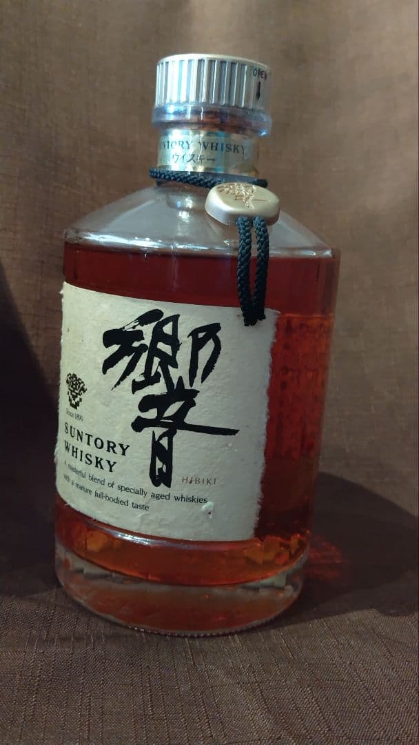 マン樣用　サントリー響　裏ゴールドラベル　年数表記無の希少古酒　写真追加しました