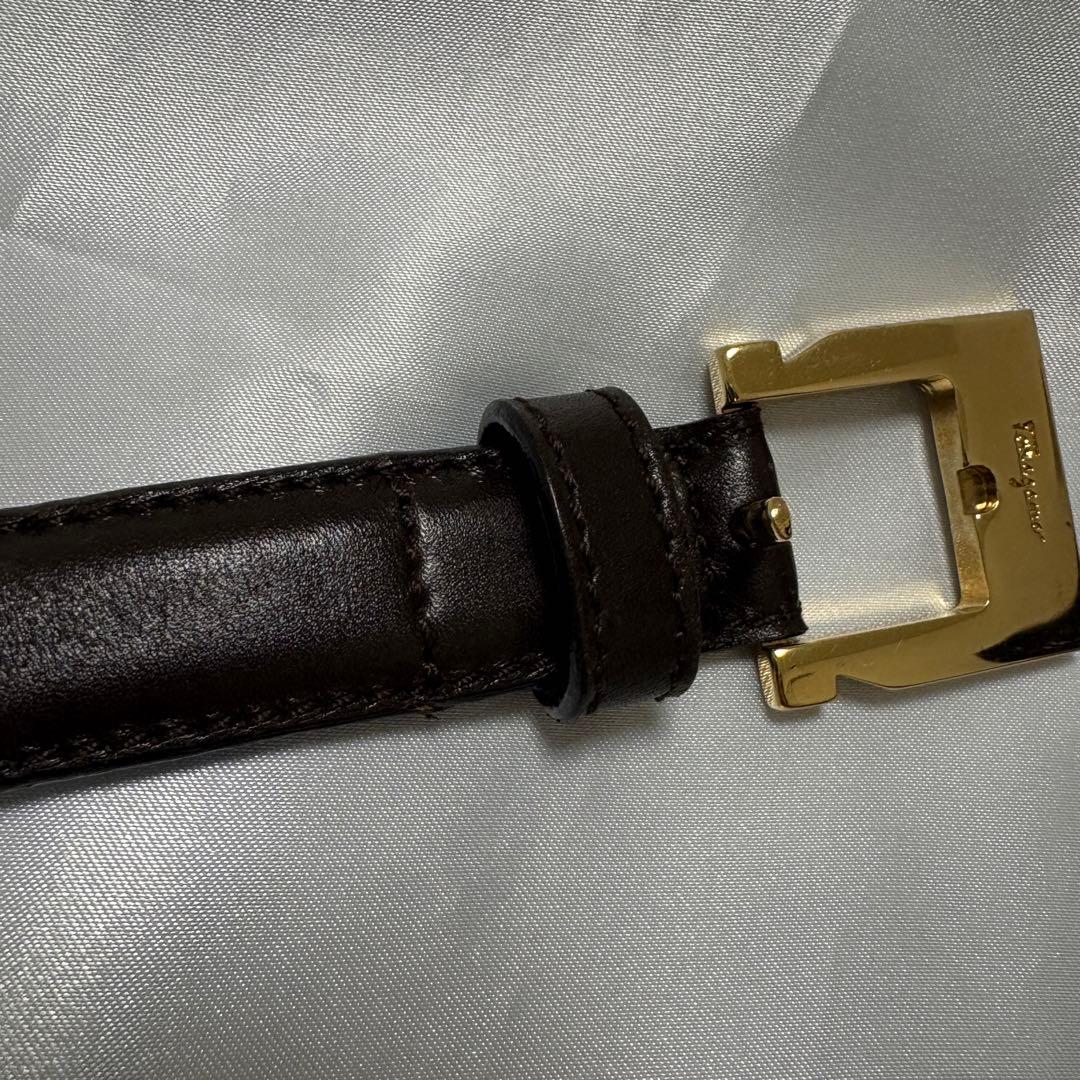 カニカマ Ferragamo ベルト ゴールドバックル レザー 黒 美品